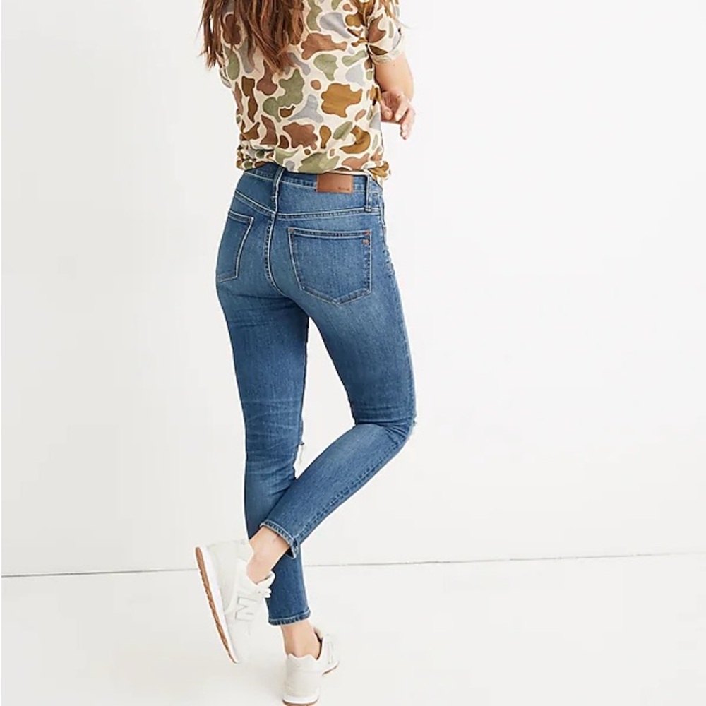 Madewell 9" Mid-Rise Skinny Crop Jeans in Delmar Wash: Eco Edition size 30 - Picture 3 of 13